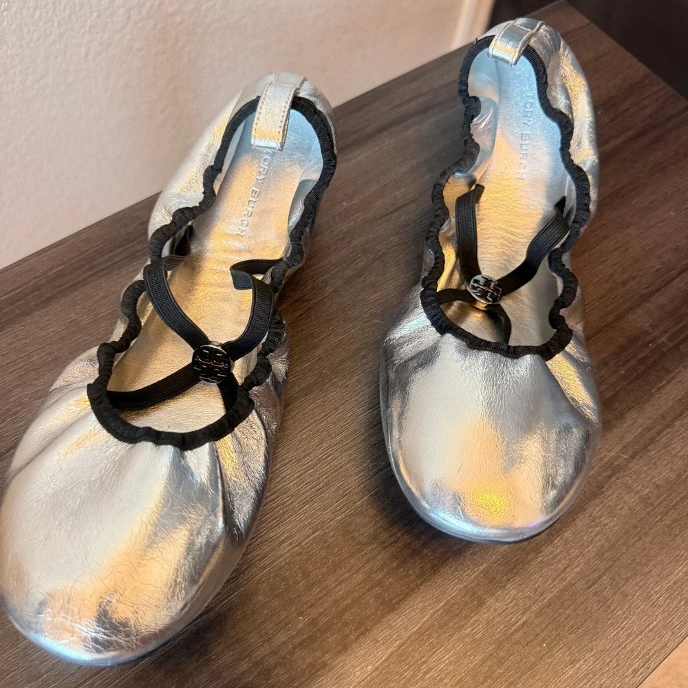 Tory Burch Silver Metallic Soft Scrunch Ballet Flats Women 9M Logo Elastic Strap